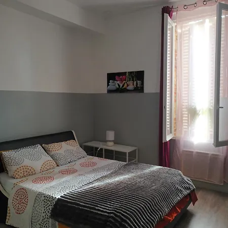Trait D Union - Bonaparte 1ere Etage, 24m2 Apartment